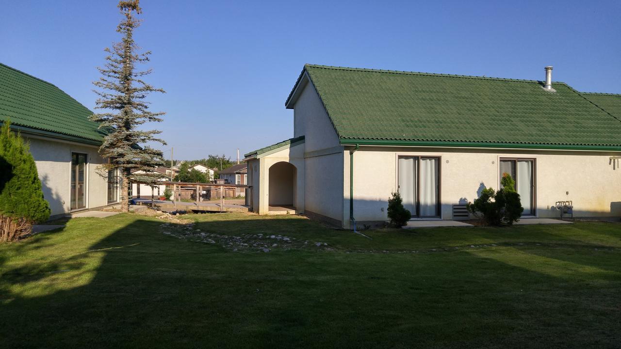 Garden Court Motel Manning Exterior foto
